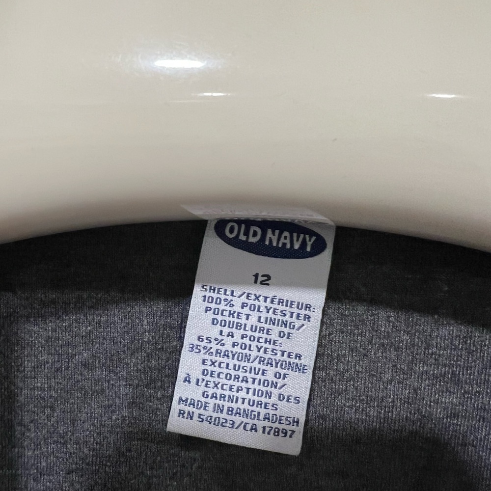 Old Navy boy’s half zip fleece top - Picture 6 of 6